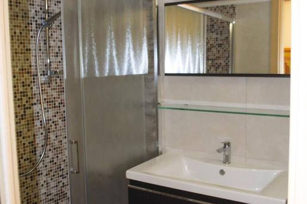 Photo of Bathroom in Aer