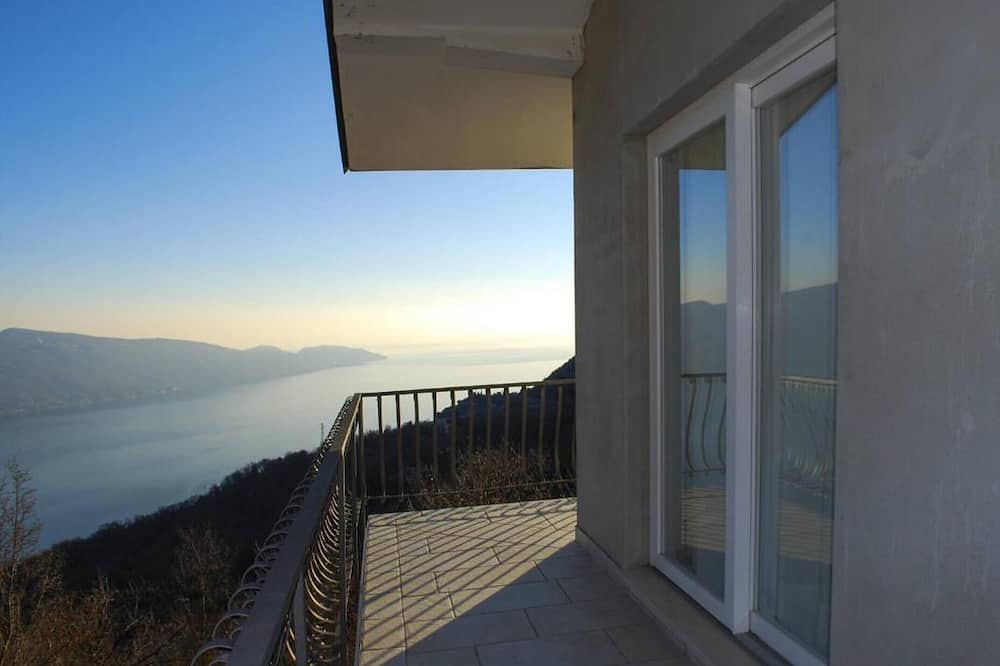 Photo of Outdoor in Aer