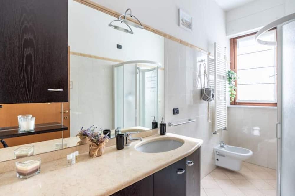 Photo of Bathroom in Affori