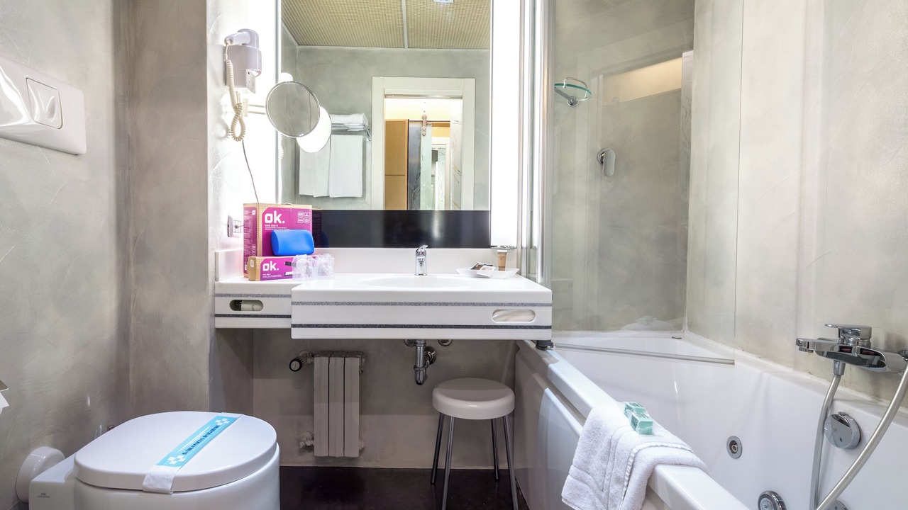 Photo of Bathroom in Gorla