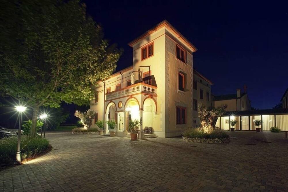 Photo of Outdoor in Rodigo
