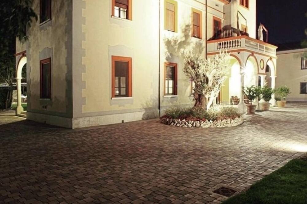 Photo of Outdoor in Rodigo