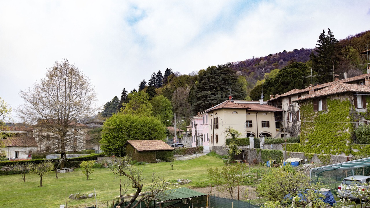 Photo of Outdoor in Albese con Cassano