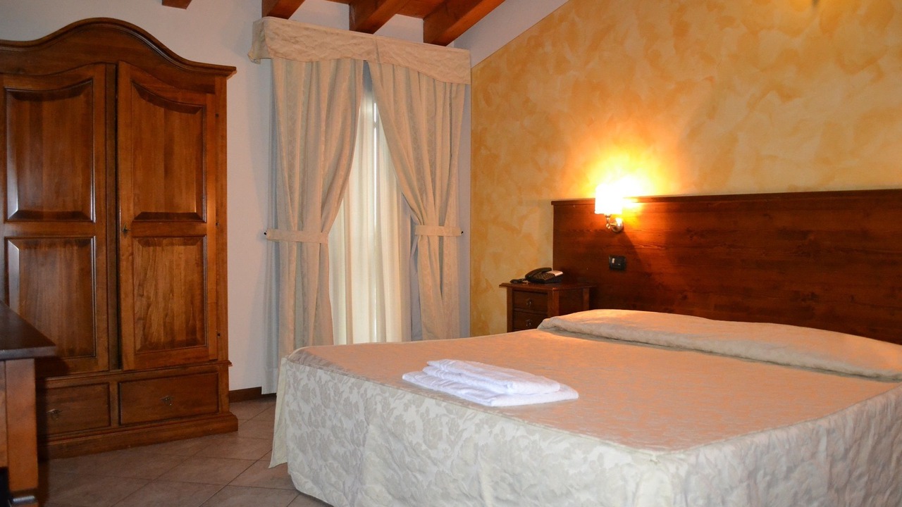 Photo of Bedroom in Ghedi