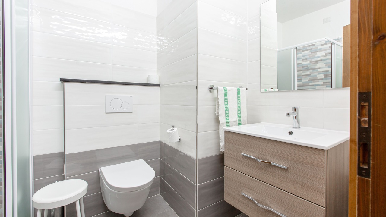 Photo of Bathroom in Lanzada