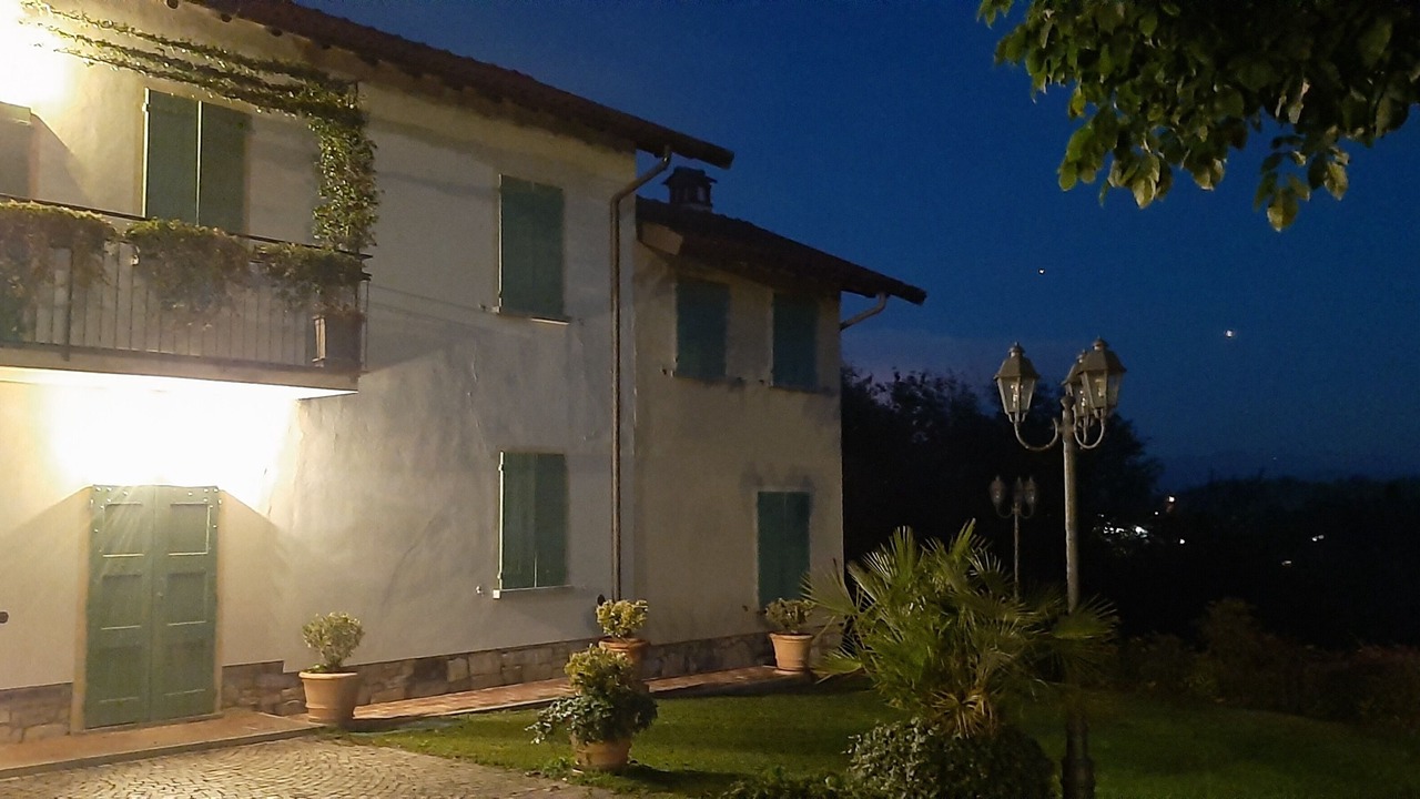Photo of Buildings in Albese con Cassano