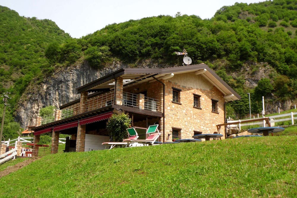 Photo of Outdoor in Marone