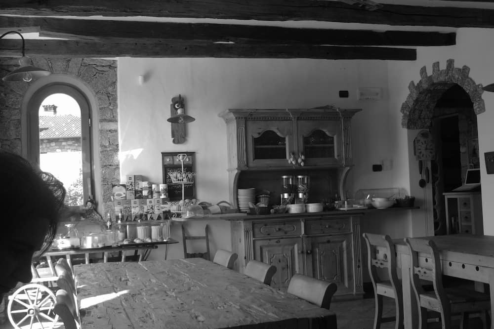 Photo of Others in Aurogna