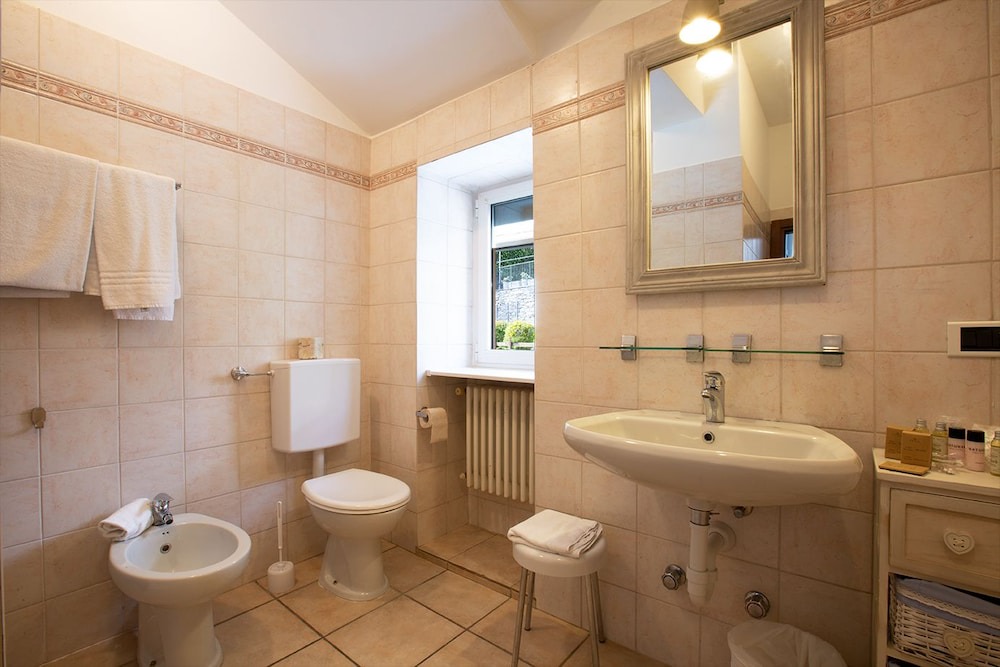 Photo of Bathroom in Carate Urio