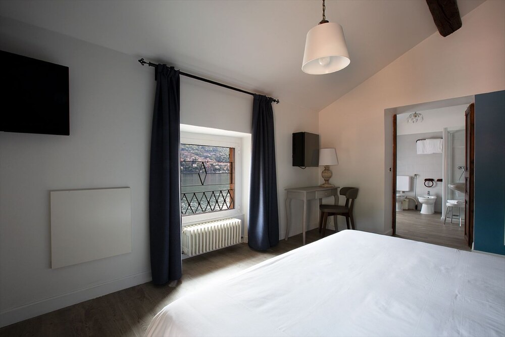 Photo of Bedroom in Carate Urio