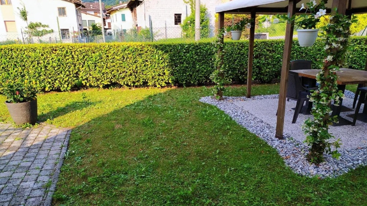 Photo of Outdoor in Crone