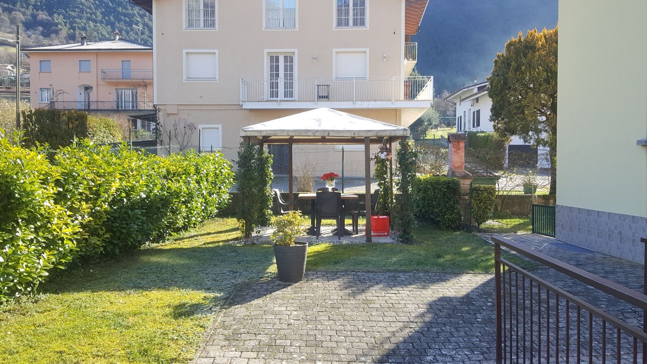 Photo of Outdoor in Crone
