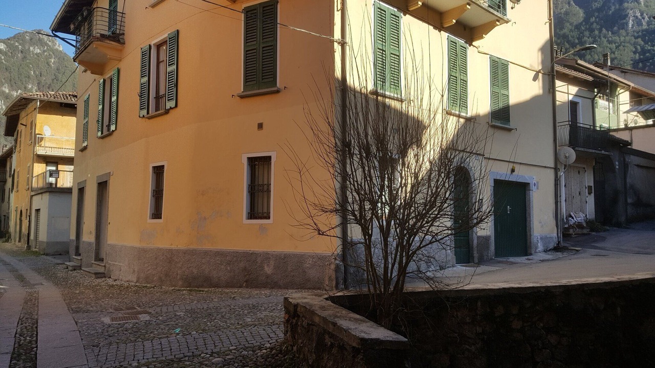 Photo of Outdoor in Crone