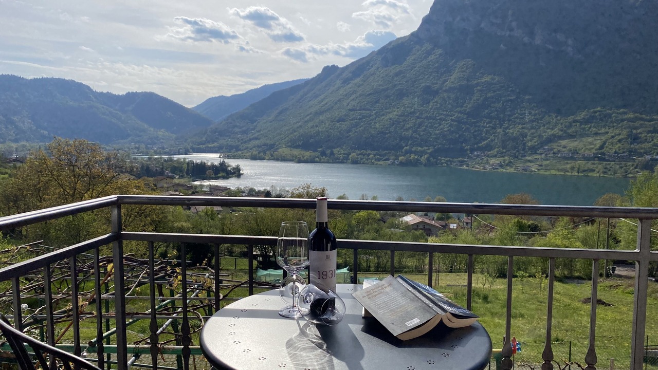 Photo of Outdoor in Crone