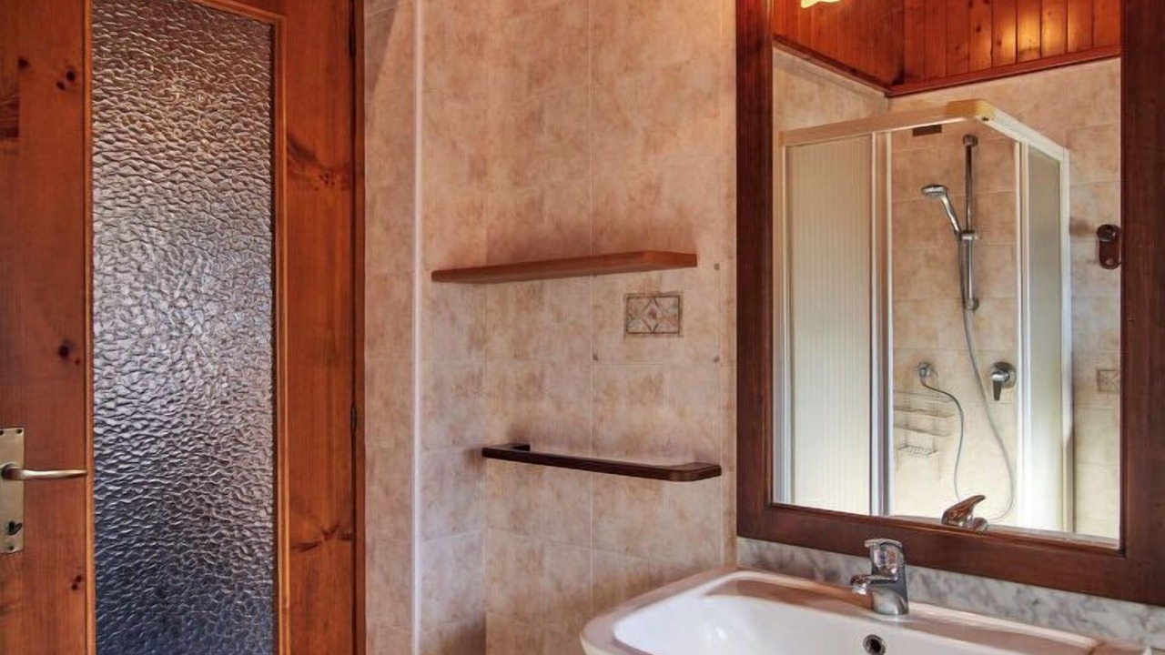 Photo of Bathroom in Calozzo
