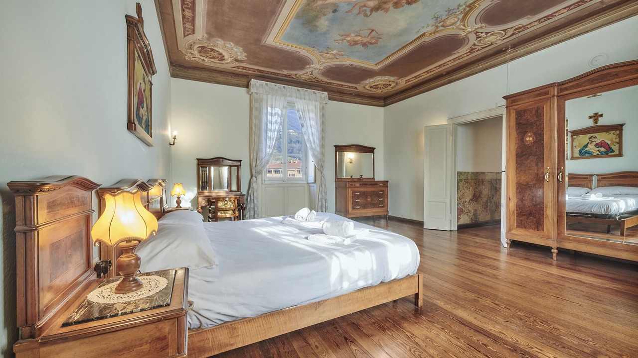 Photo of Bedroom in Mandello del Lario