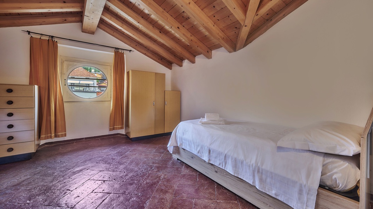 Photo of Bedroom in Mandello del Lario