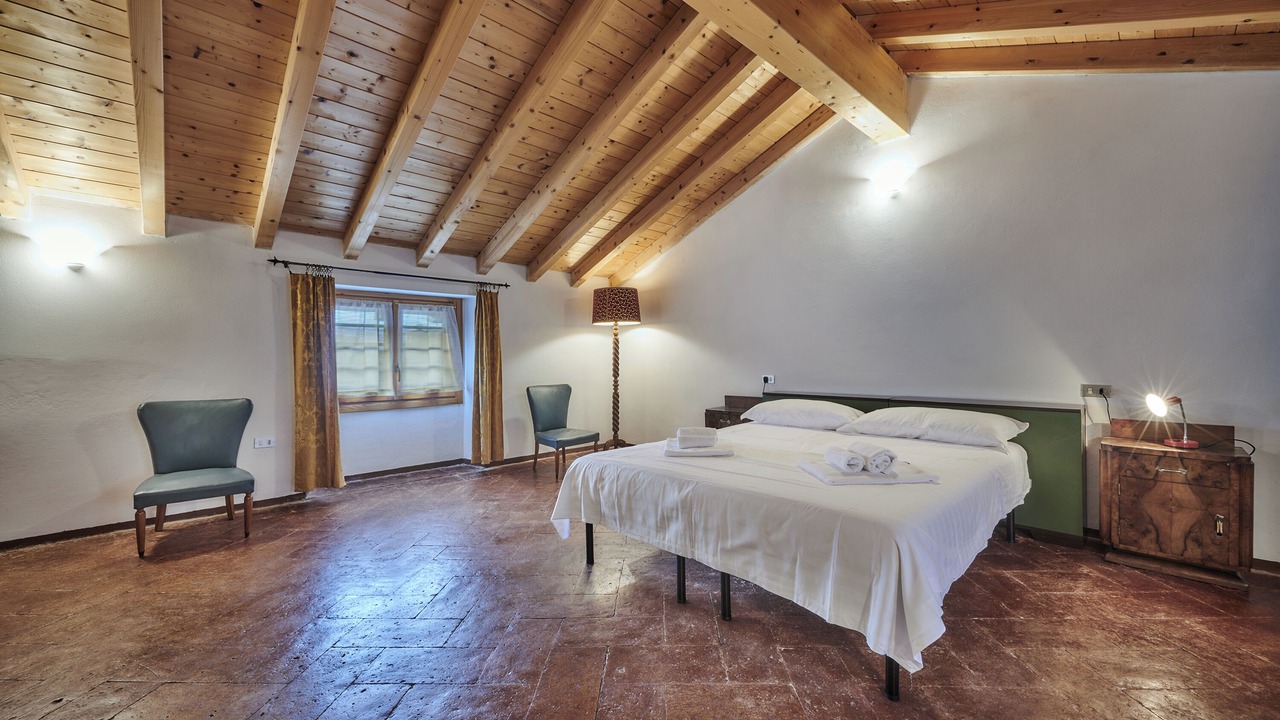 Photo of Bedroom in Mandello del Lario