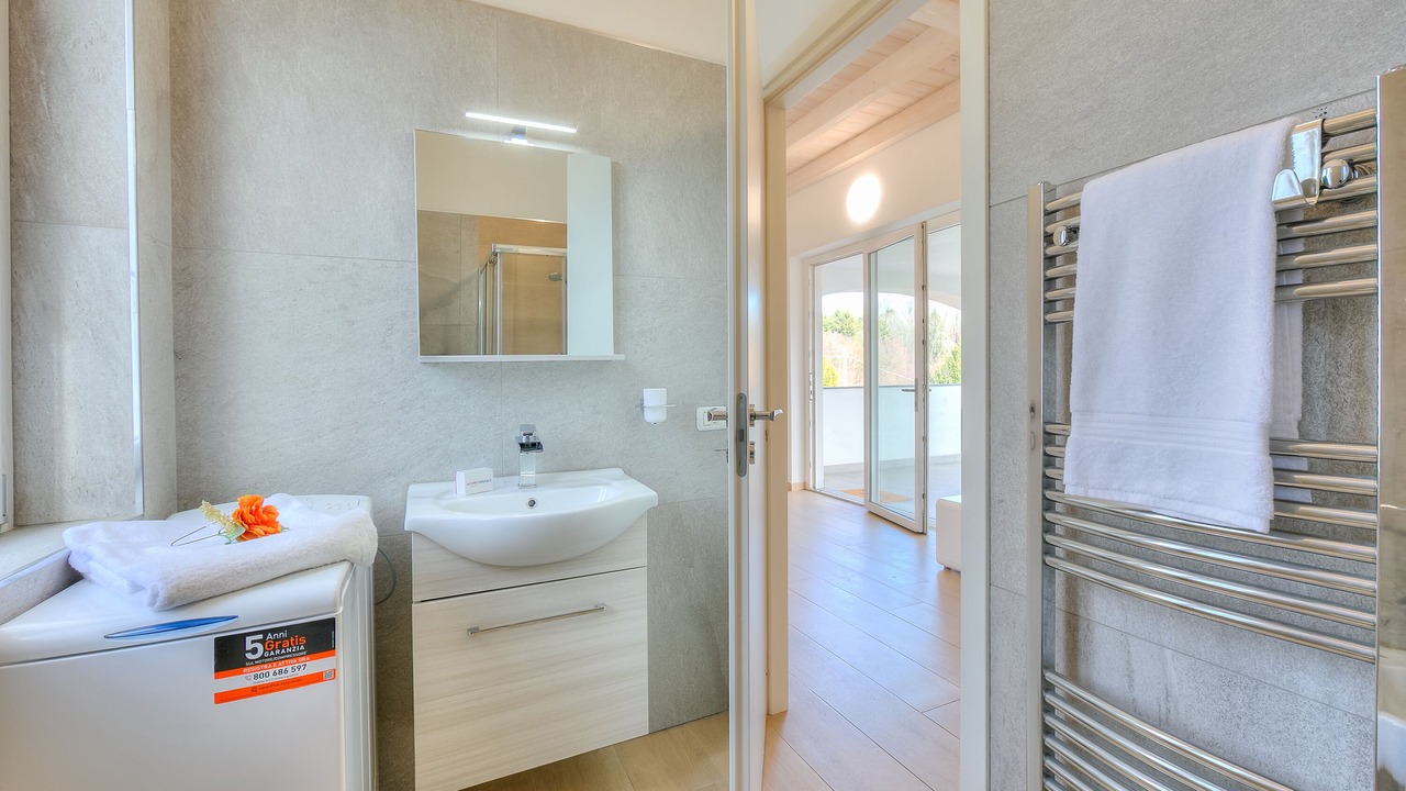 Photo of Bathroom in Arolo