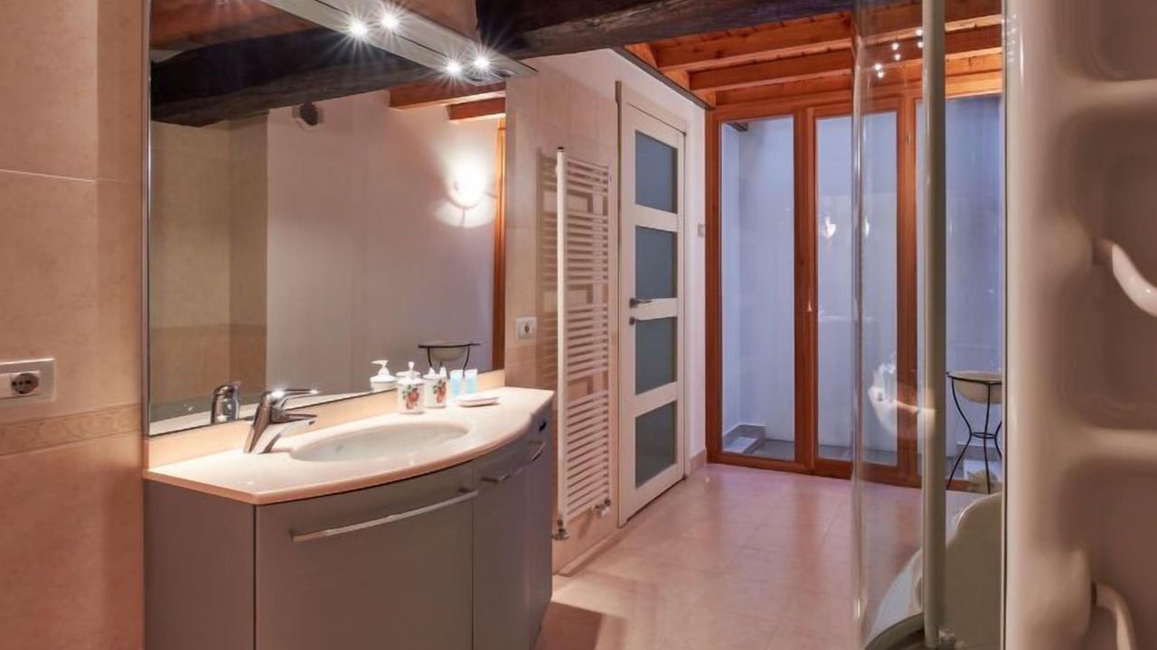 Photo of Bathroom in Lierna