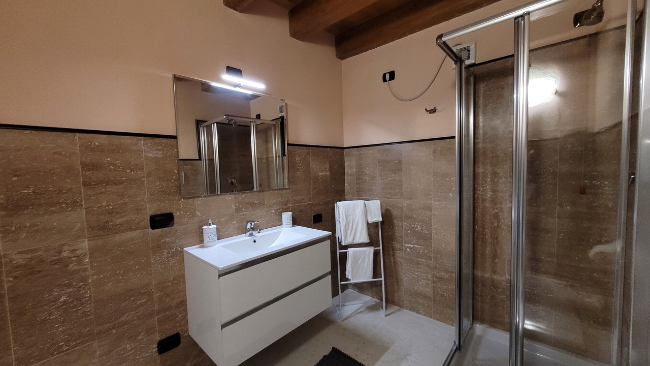 Photo of Bathroom in Endine Gaiano