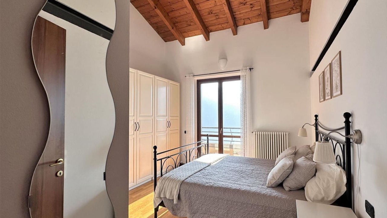 Photo of Bedroom in Carate Urio