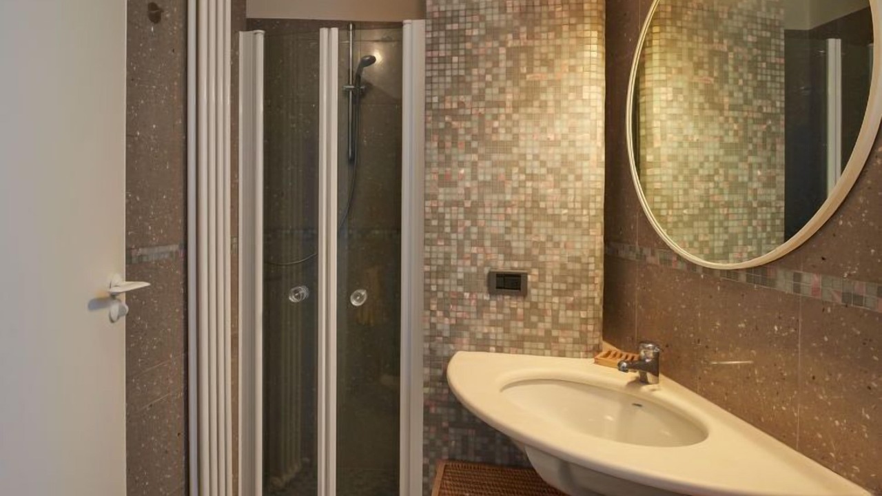 Photo of Bathroom in Cadenabbia