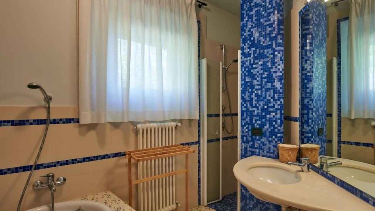 Photo of Bathroom in Cadenabbia