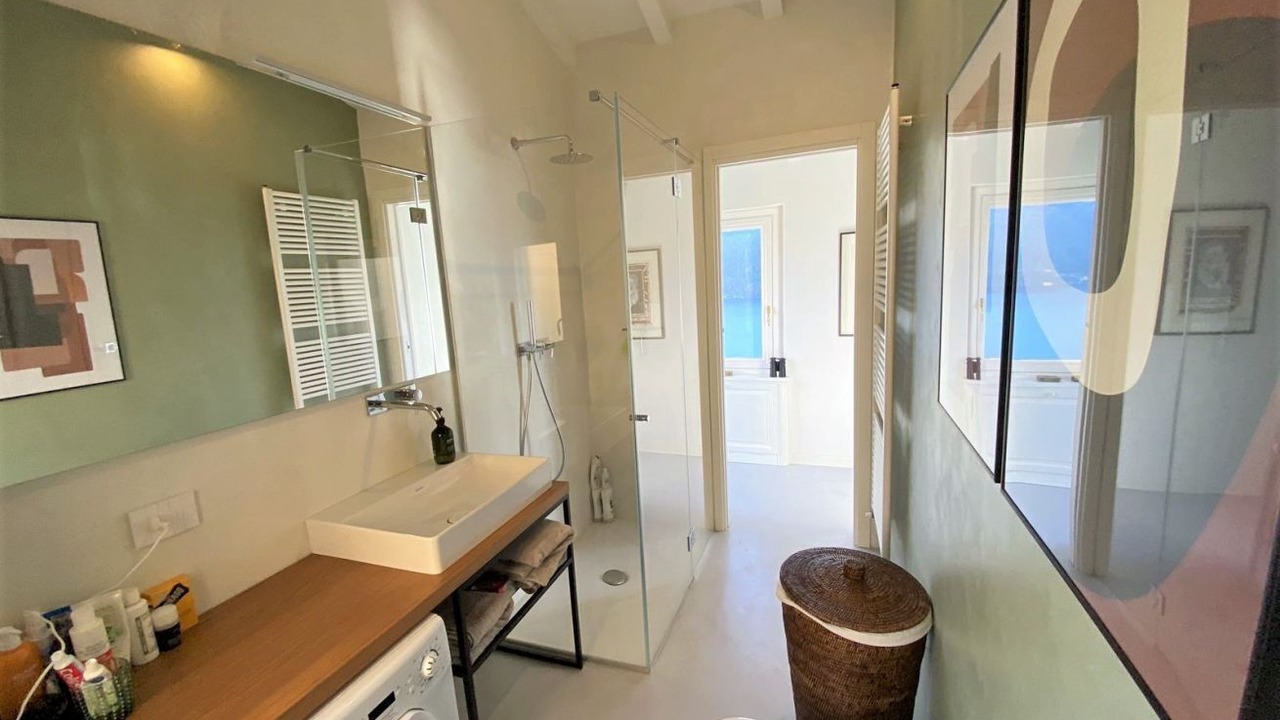 Photo of Bathroom in Carate Urio