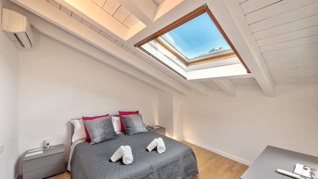 Photo of Bedroom in Como City Centre