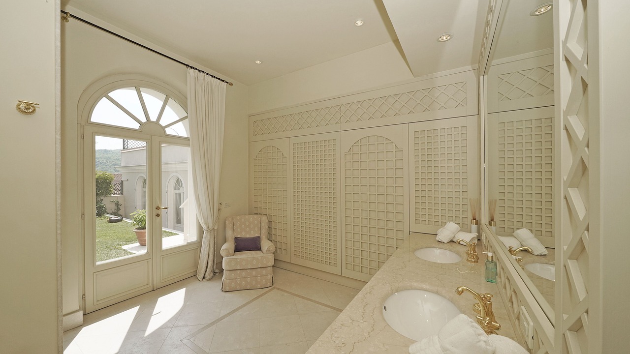 Photo of Bathroom in Roe