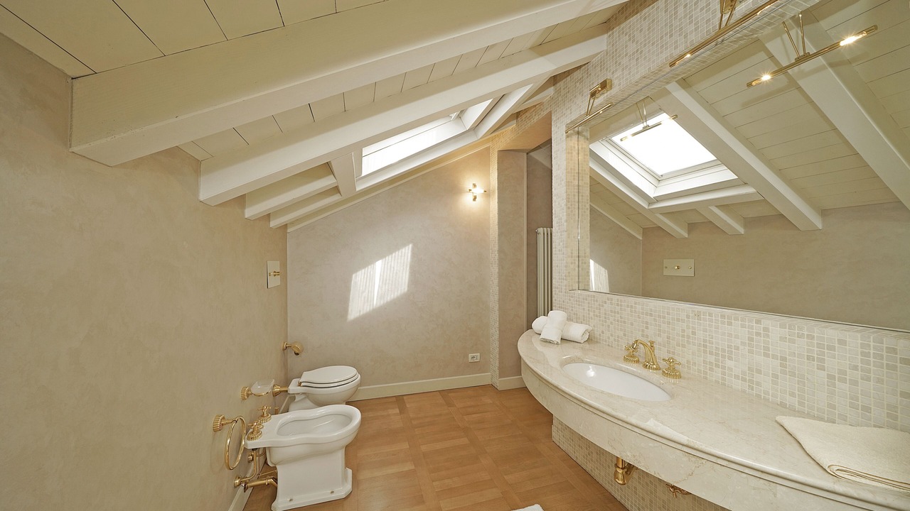 Photo of Bathroom in Roe