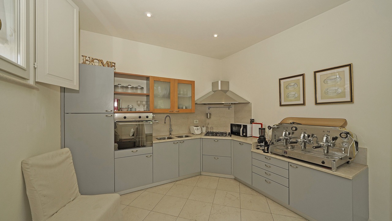 Photo of Kitchen in Roe