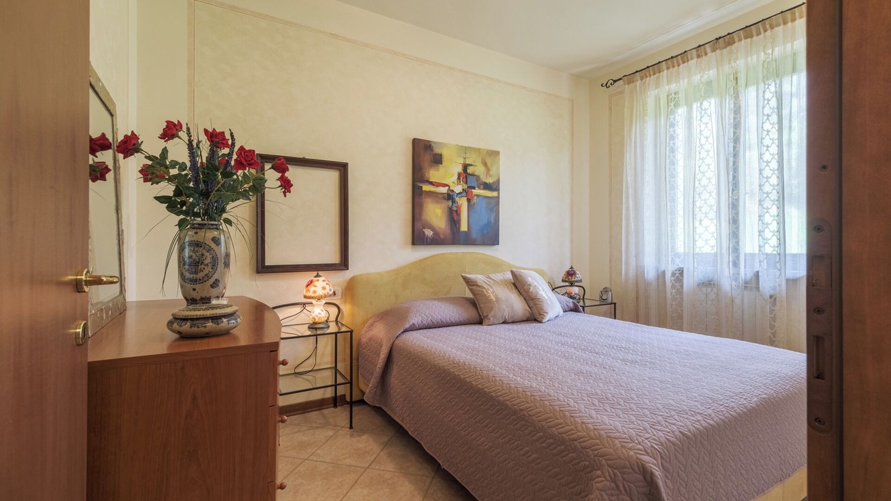 Photo of Bedroom in Sale Marasino