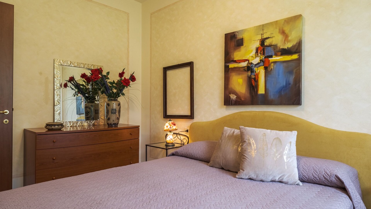 Photo of Bedroom in Sale Marasino