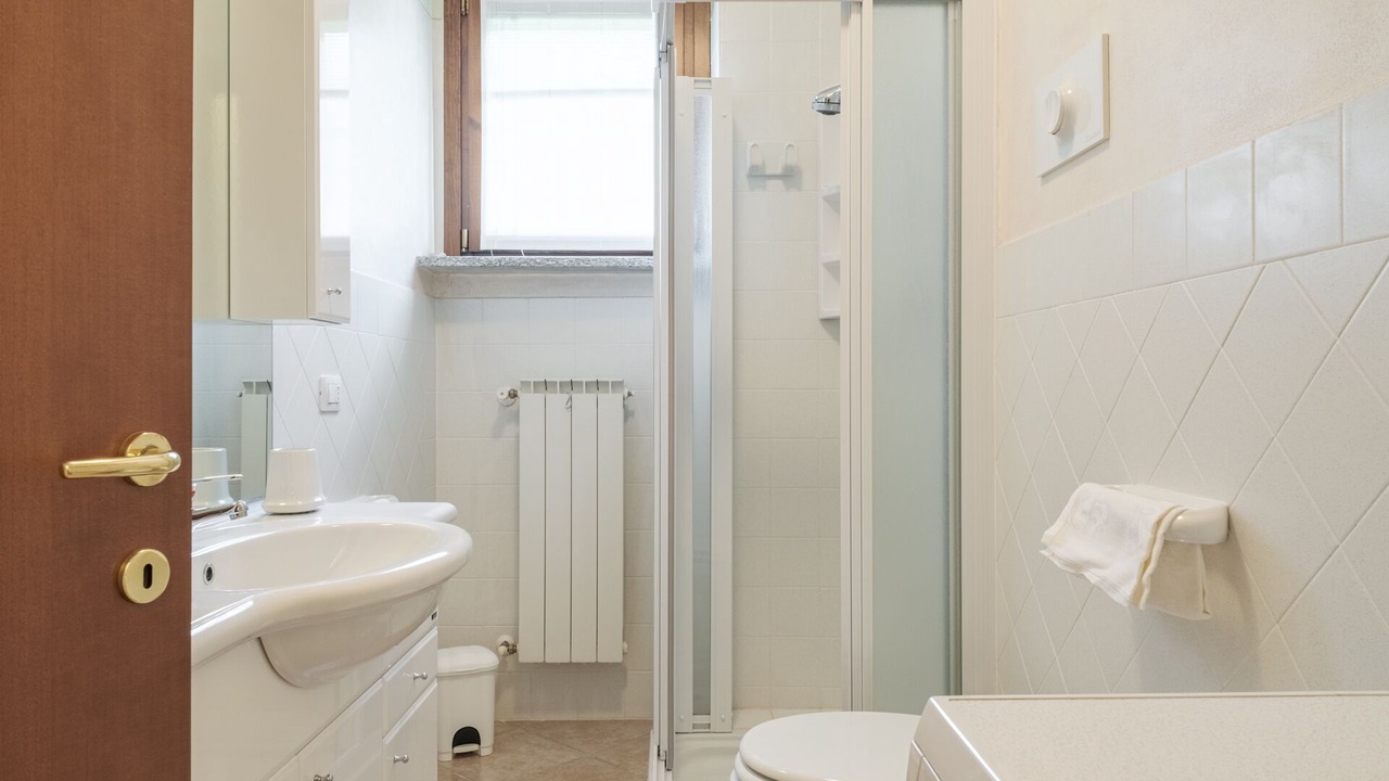 Photo of Bathroom in Sale Marasino
