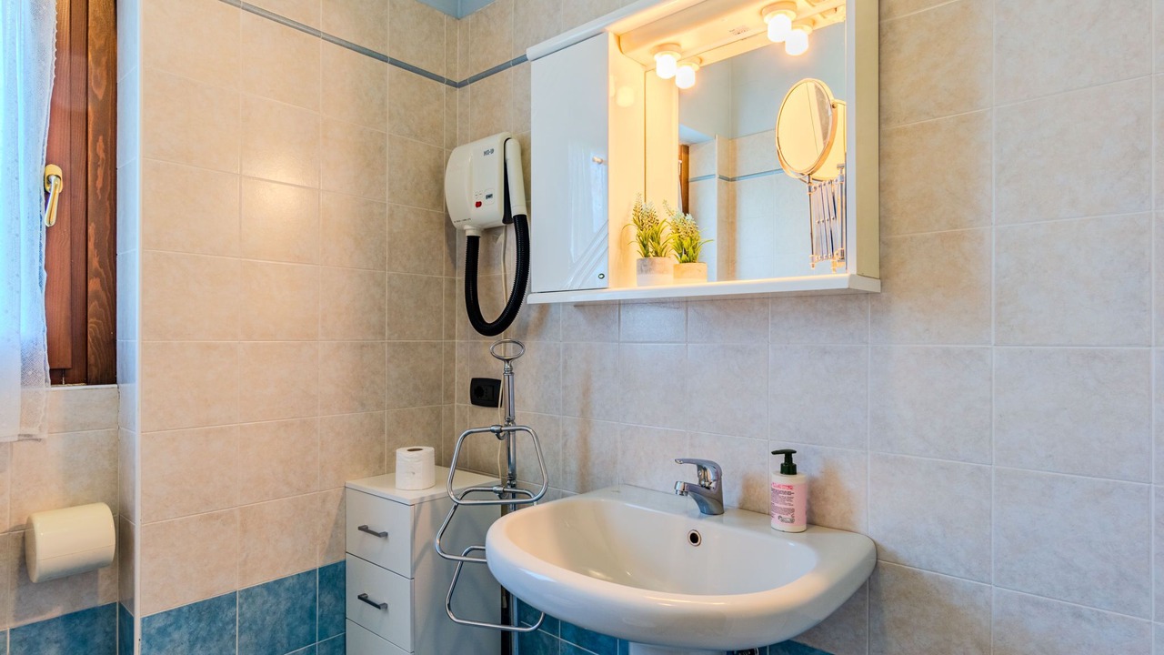 Photo of Bathroom in Colico Piano