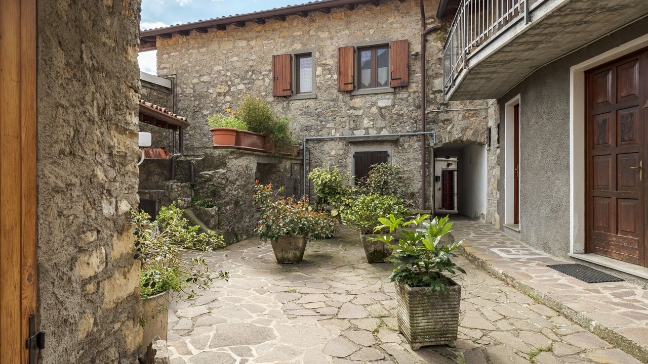Photo of Outdoor in Adrara San Martino