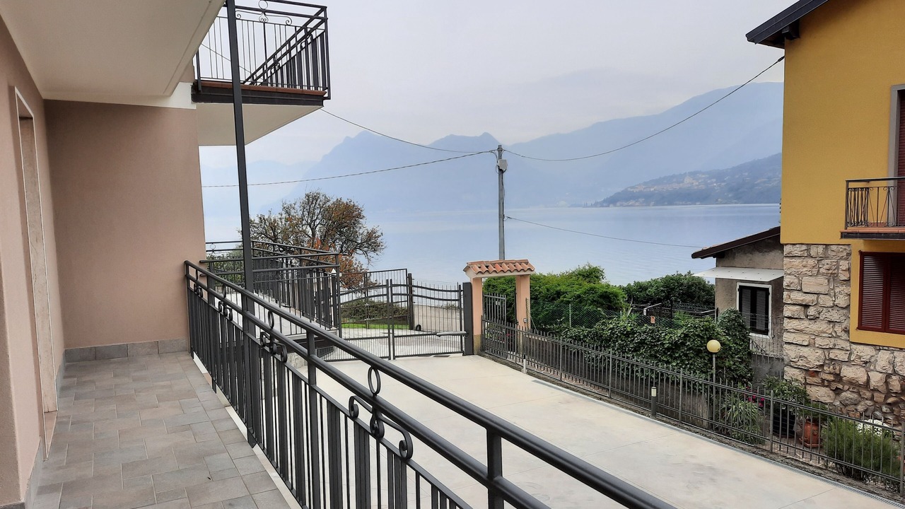 Photo of Patio Balcony in Tavernola Bergamasca