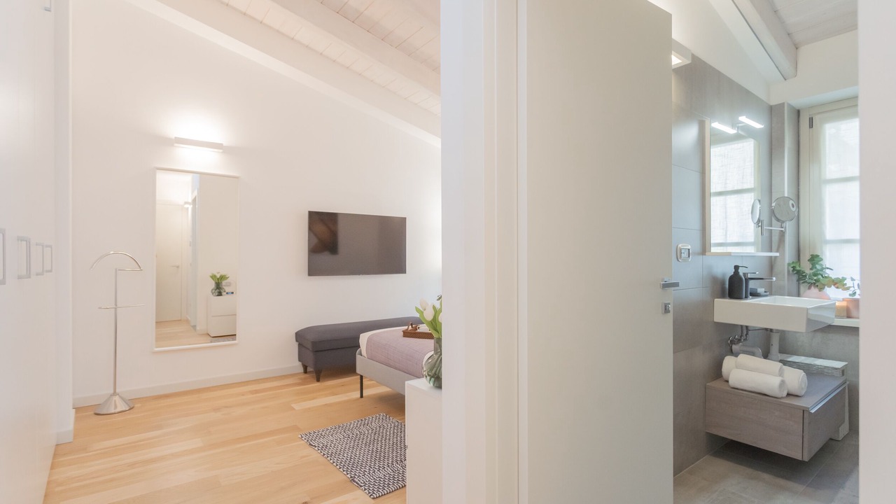 Photo of Bedroom in Como City Centre