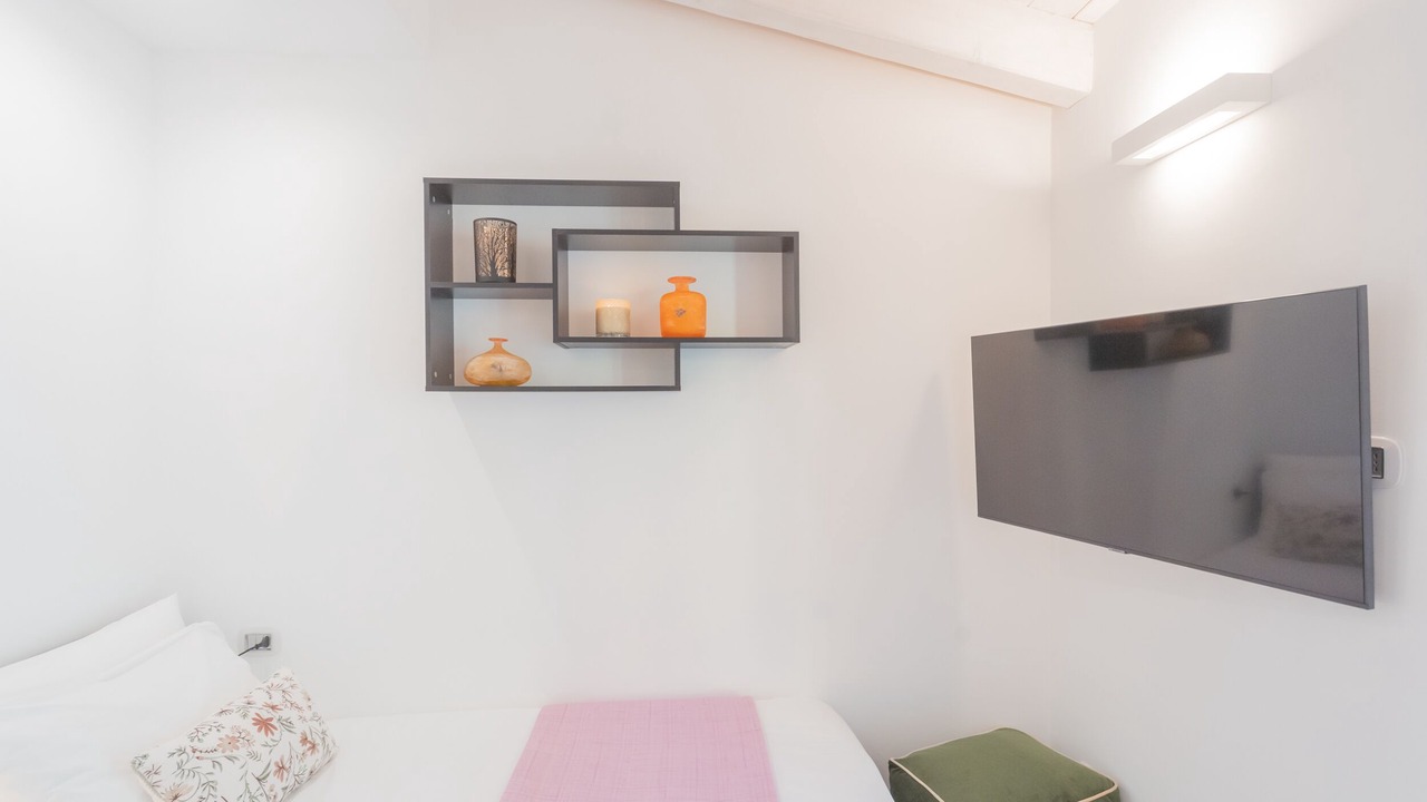 Photo of Bedroom in Como City Centre