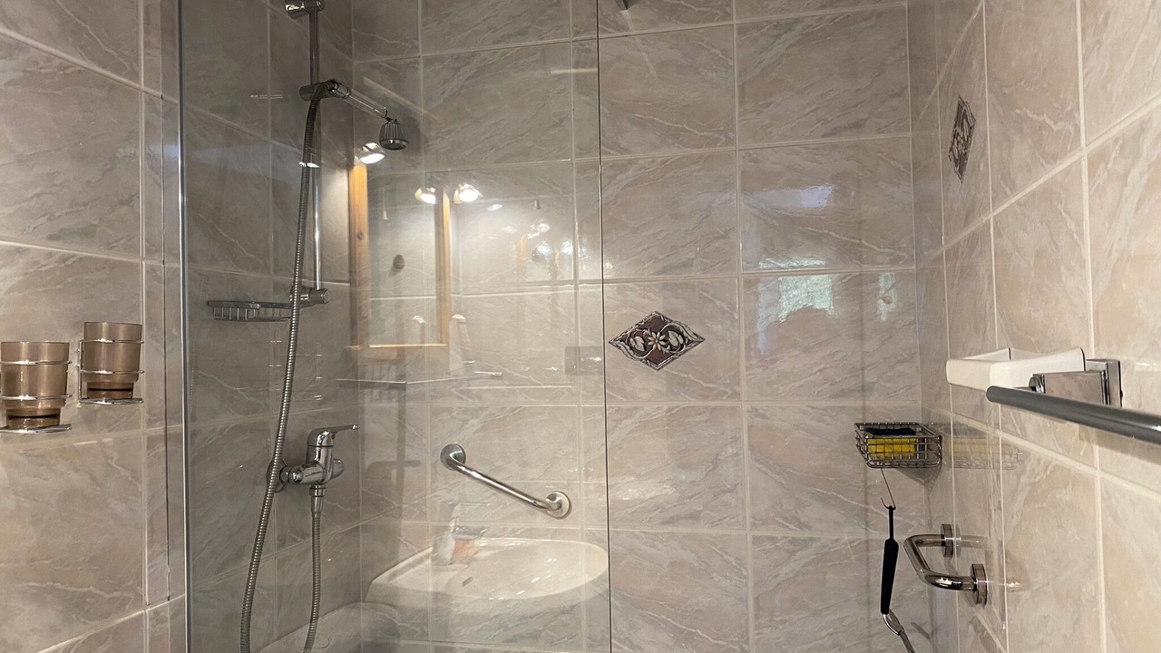 Photo of Bathroom in Aer