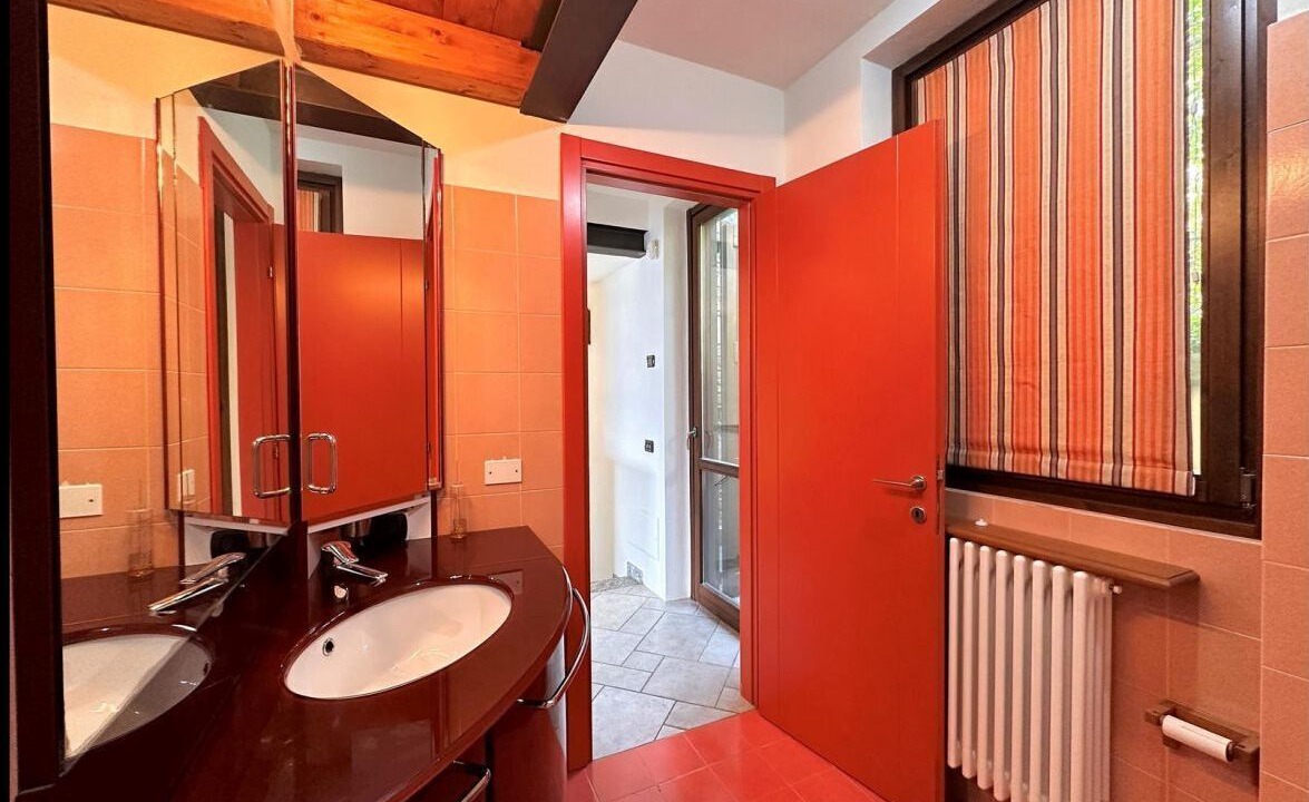 Photo of Bathroom in Carate Urio