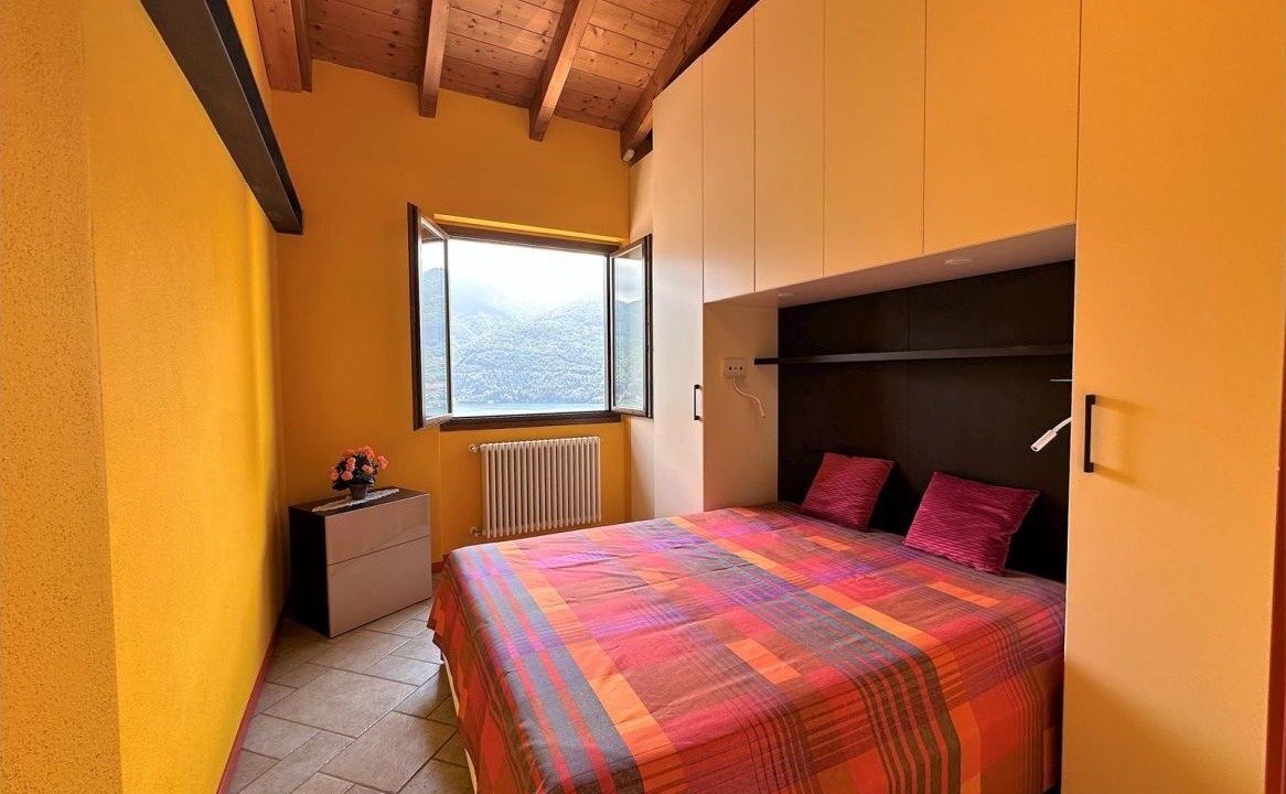Photo of Bedroom in Carate Urio