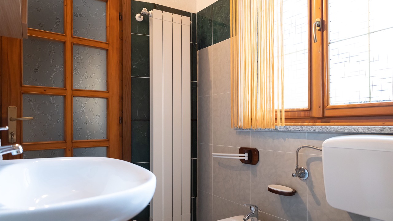 Photo of Bathroom in Brusimpiano