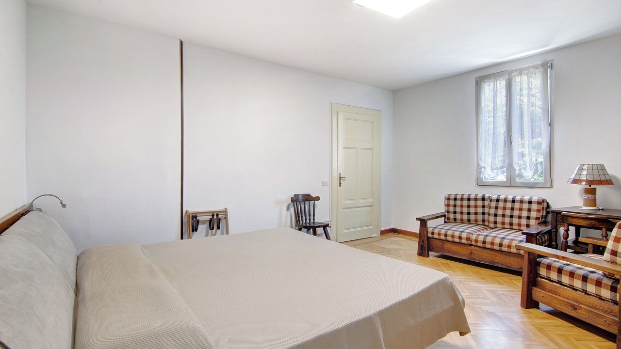 Photo of Bedroom in Lanzo d'Intelvi