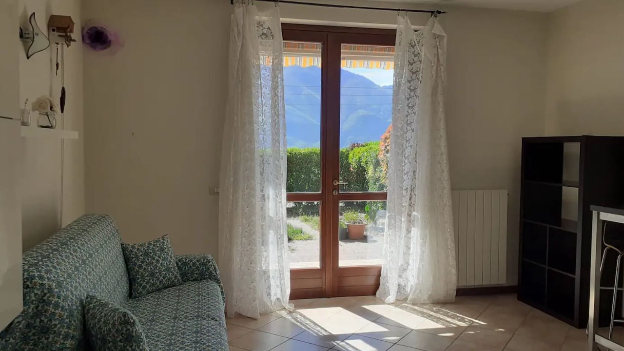 Photo of Livingroom in Costa Volpino
