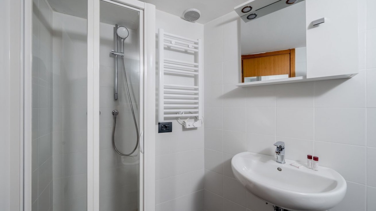 Photo of Bathroom in Magenta