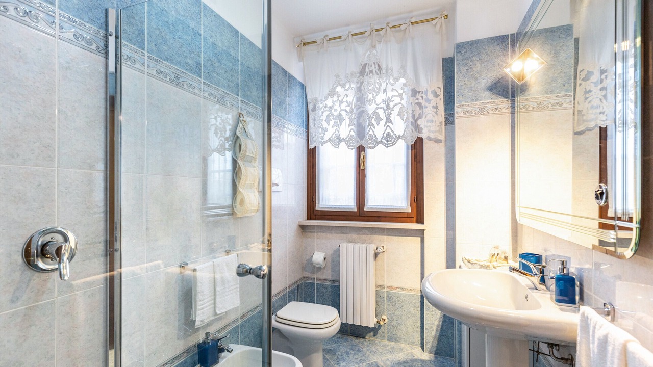Photo of Bathroom in Lugana