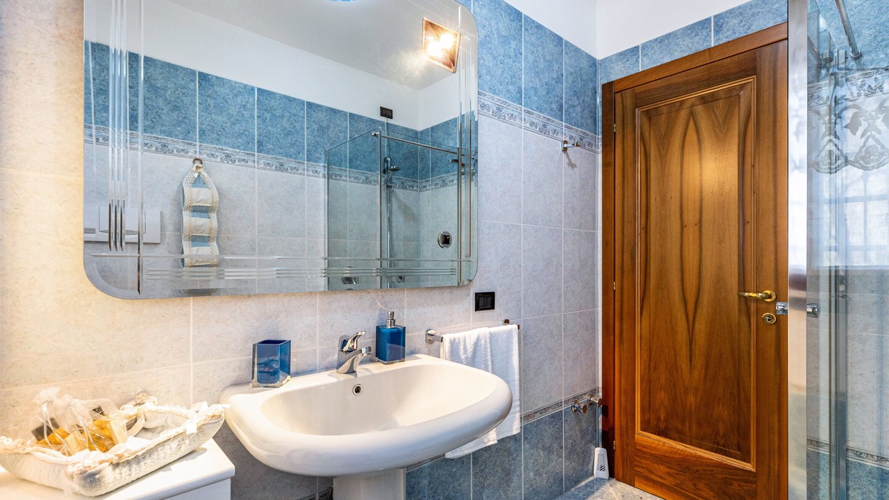 Photo of Bathroom in Lugana